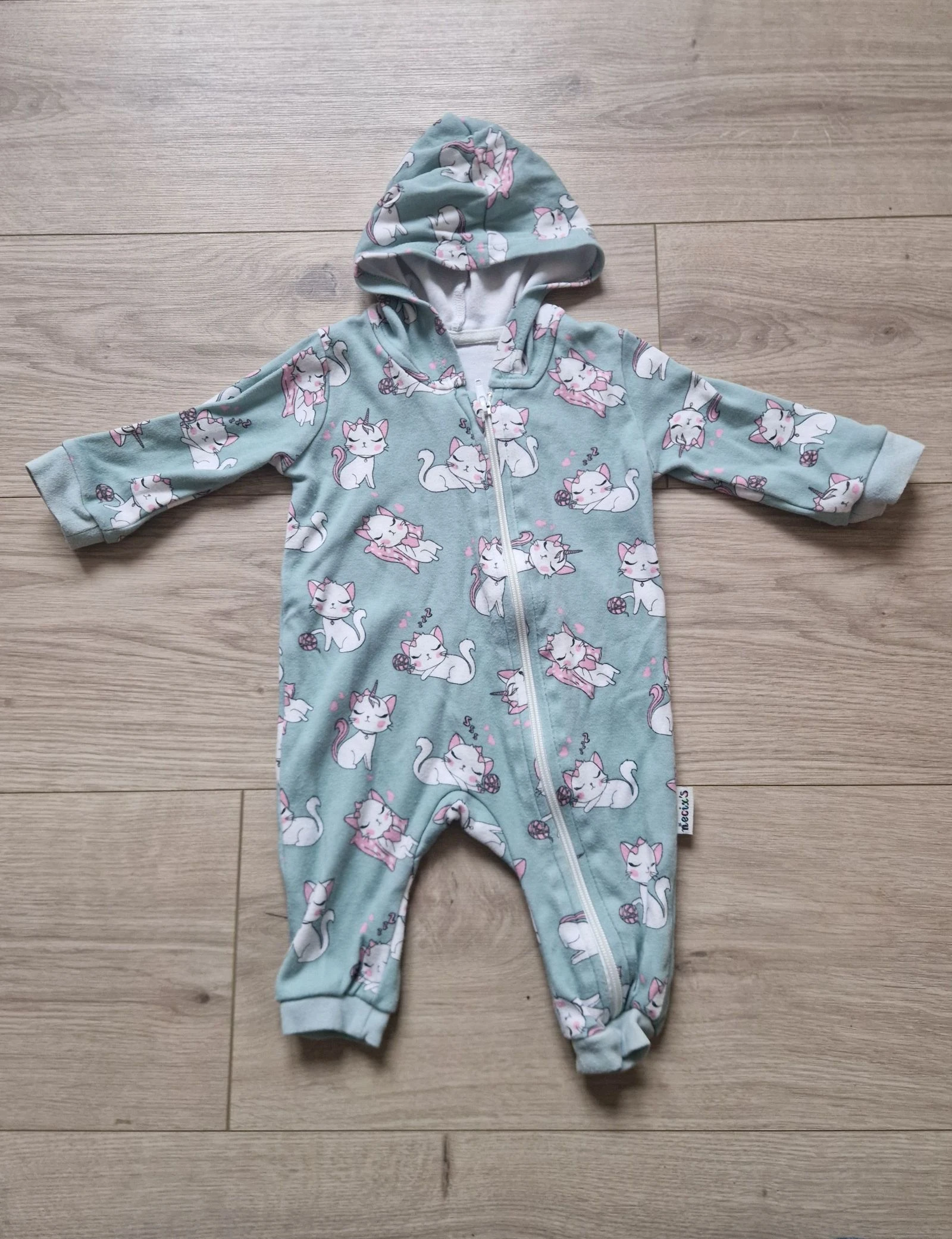 🦄 Combinaison pyjama bébé – Necix’s – motif chat licorne – vert – taille 3-6 mois – bon état